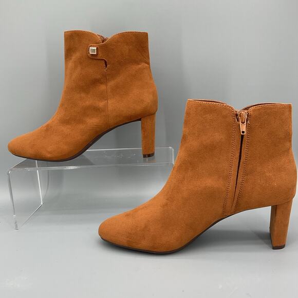 NEW Alfani Women’s PAAM Faux Leather Sleek Booties Brown Size 8.5M - Picture 2 of 11